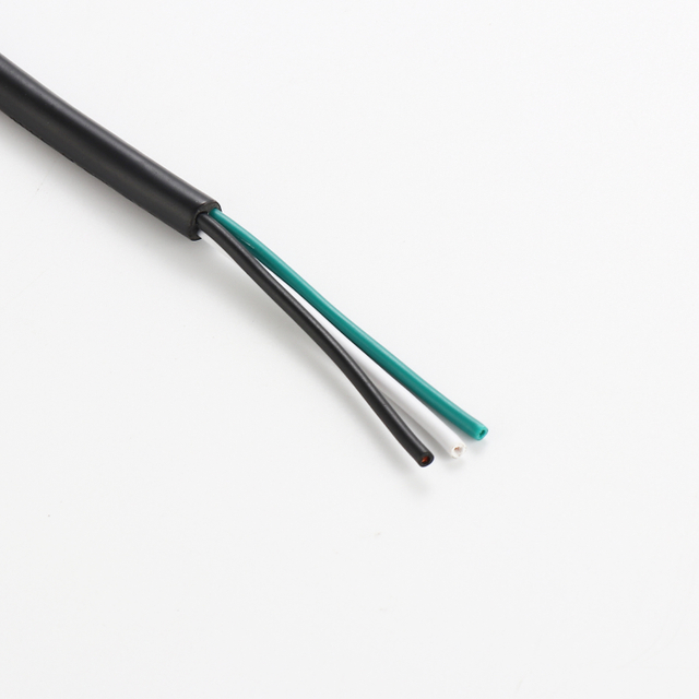 UK Standard Industrial Flat With 3 Prongs Waterproof Power Outlet Plug Wire Black